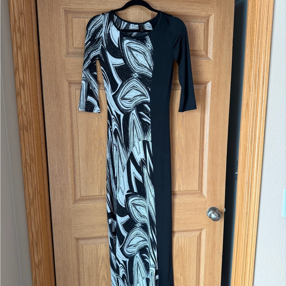 Elegant Black and White Maxi Dress